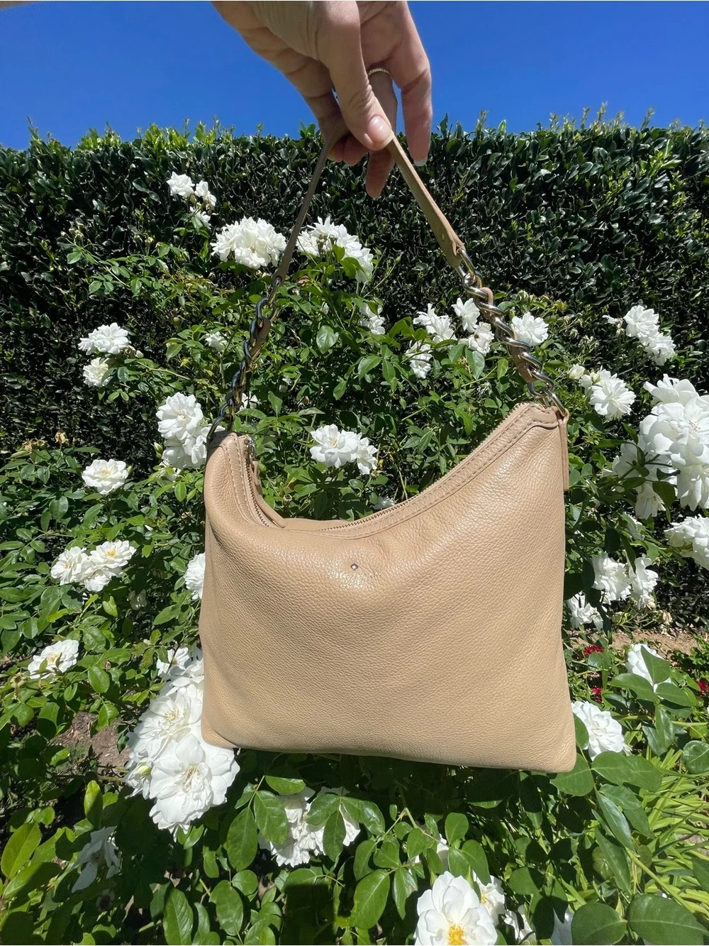 Kate Spade New York Large Beige Pebbled Leather Hobo Shoulder Bags